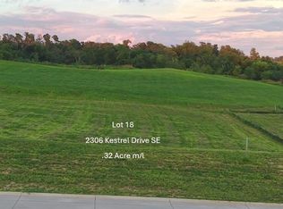 2306 Kestrel Dr SE, Cedar Rapids, IA 52403