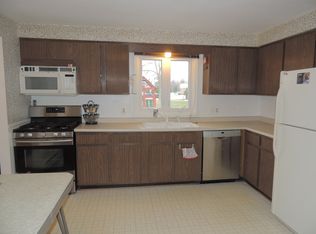 7 Bridgewood Dr, Rochester, NY 14612