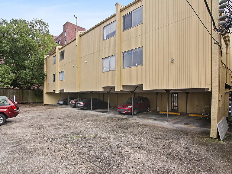 2255 Saint Charles Ave #1 — Photo 15