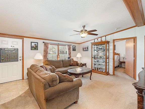 4th image of 111 Dewey Dr