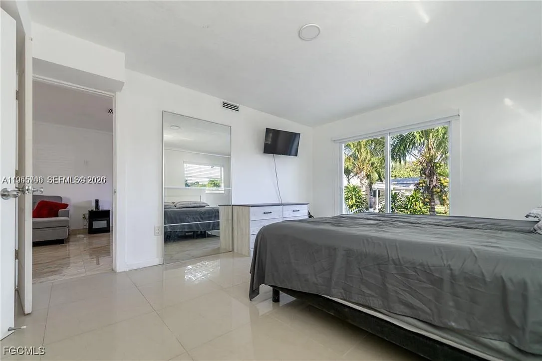 2 bed, 2.0 bath, $3,200 — Photo 3
