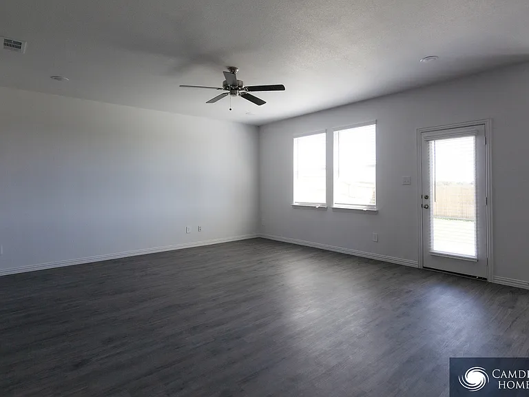 205 Jardim Ln — Photo 5