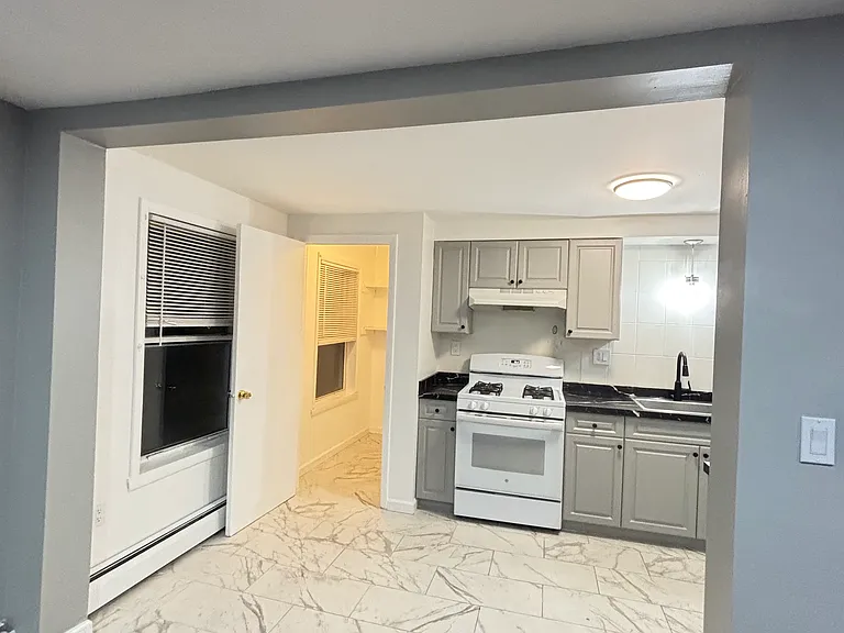 1387 Quinnipiac Ave — Photo 2