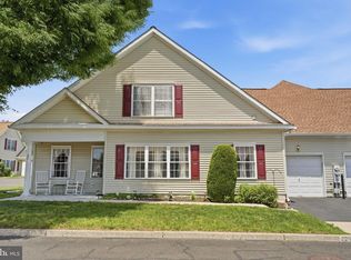 22 Avenrowe Ct, Fairless Hills, PA 19030