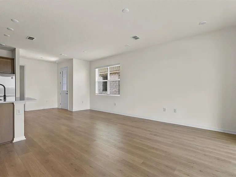 7562 Sea Oak Ct — Photo 8