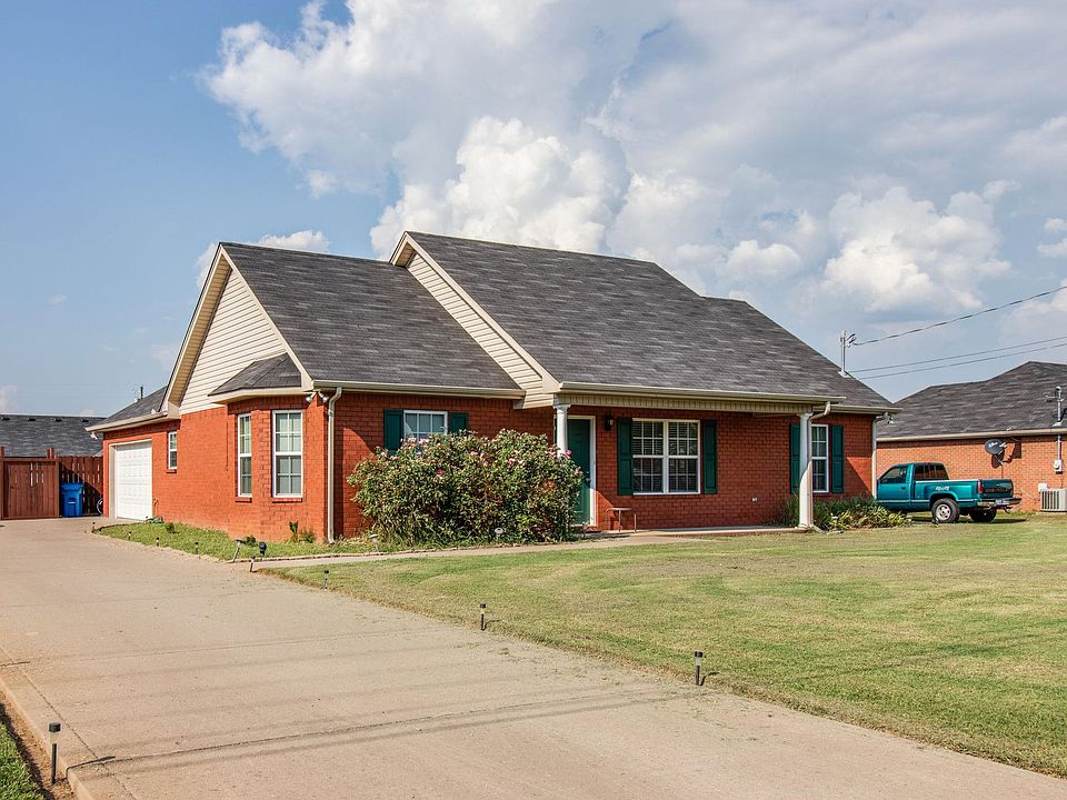 1st image of 2715 Cliffside Dr