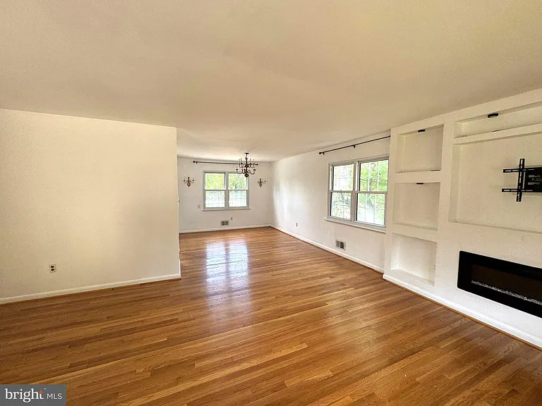 1234 Pleasant Valley Dr — Photo 5