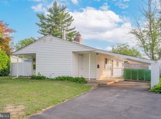 127 Gable Hill Rd, Levittown, PA 19057