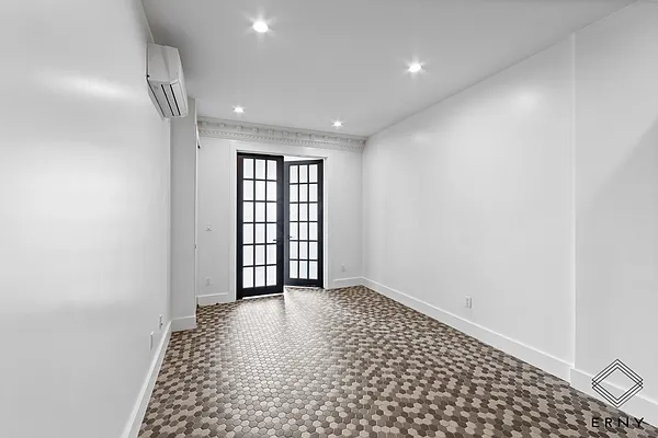 Rented by ERNY LLC | media 6