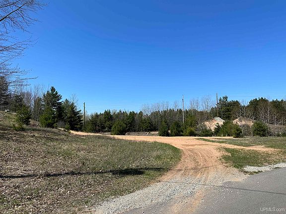 4th image of 4525 Bayberry L.19 Dr
