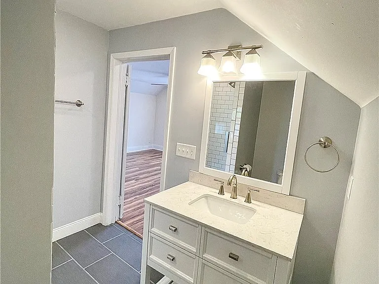 365 Green St — Photo 12