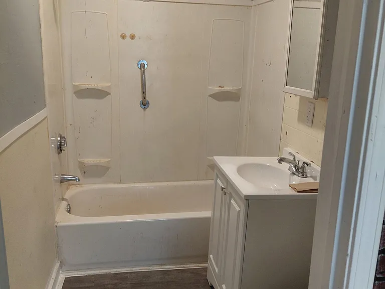 1328 Main St — Photo 6