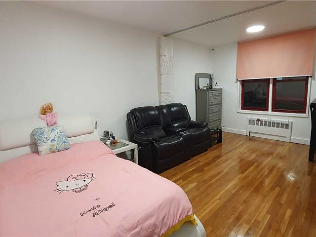 2nd image of 14336 Barclay Ave APT 6J