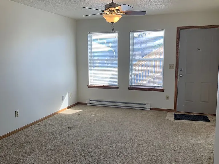 550 Rublee St — Photo 5