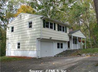 23 Norman Dr, Gales Ferry, CT 06335