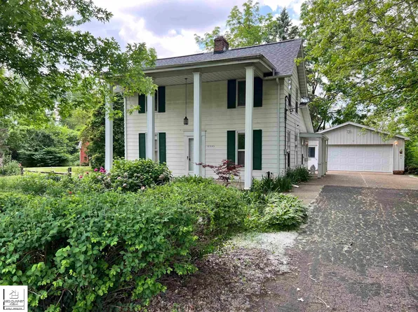 10545 E Goodall Rd, Durand, MI 48429