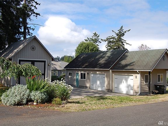 2nd image of 433 76th Ave NE