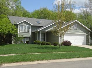 2806 Northern Valley Dr NE, Rochester, MN 55906