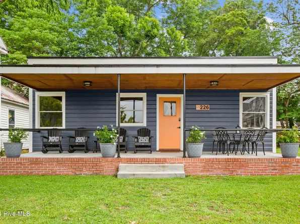 226 E Water St, Washington, NC 27889
