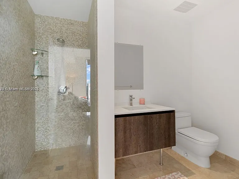 88 SW 7th St #3410 — Photo 7