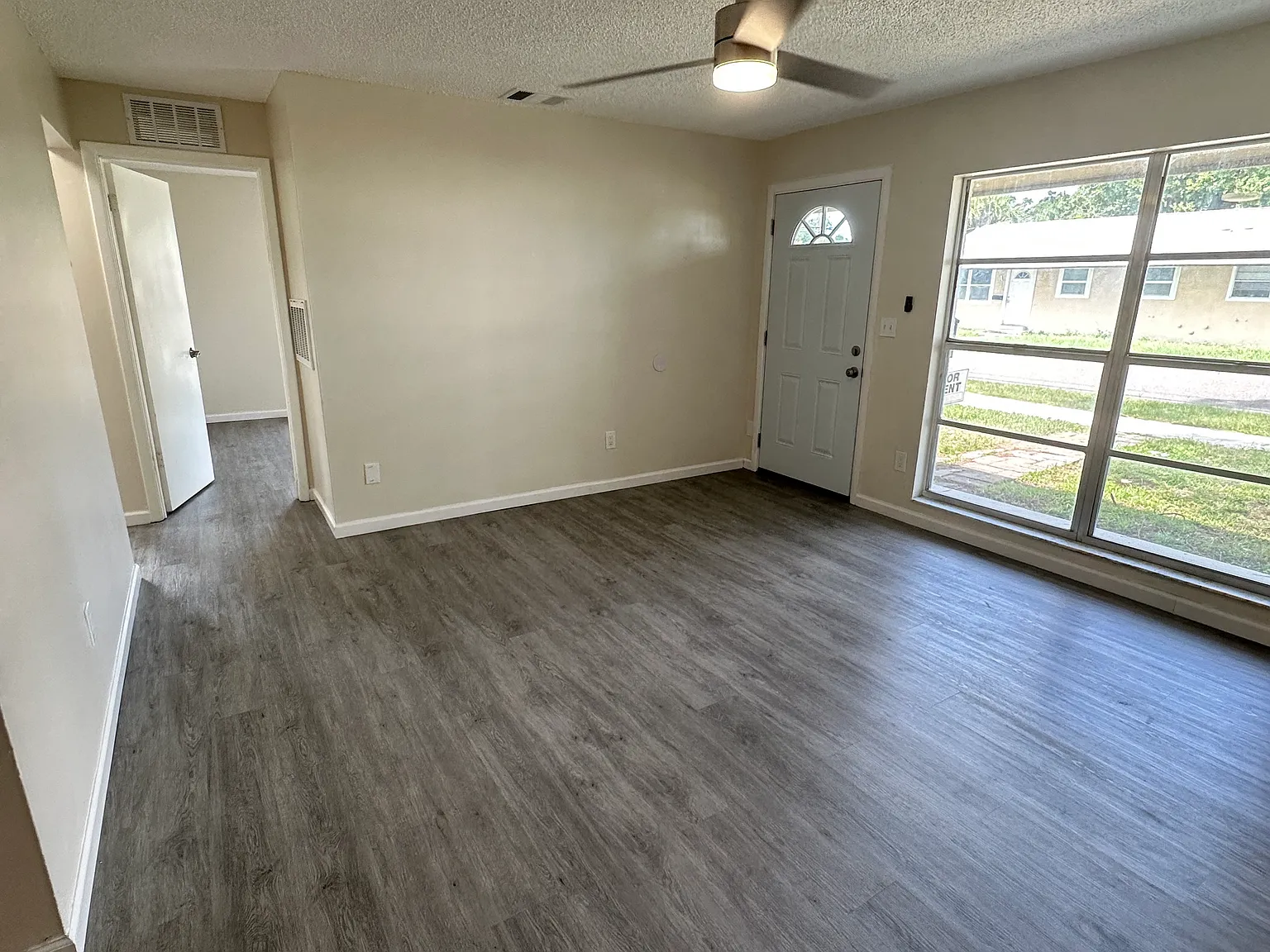 2 bed, 769 sqft, $1,800 — Photo 4