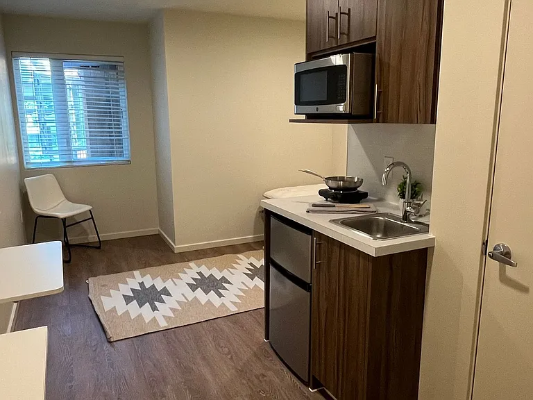 Plaza Apartments — Photo 130