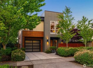 2750 Belvidere Ave SW, Seattle, WA 98126