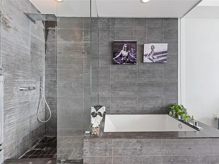 480 NE 31st St #1801 — Photo 11