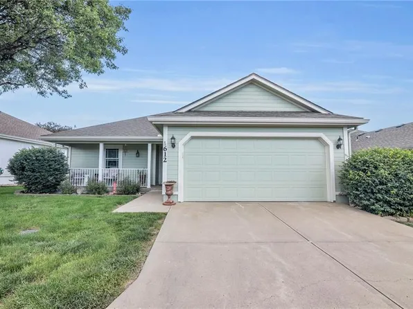 612 Sun Dr, Raymore, MO 64083