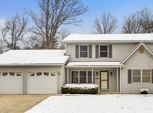 6062 Acorn Dr, Columbus, IN 47201