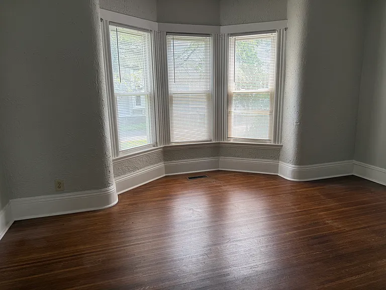 149 West Ave #1 — Photo 3
