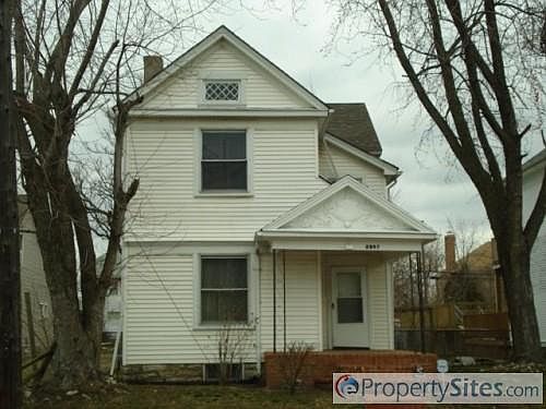 1st image of 2807 E 5th St