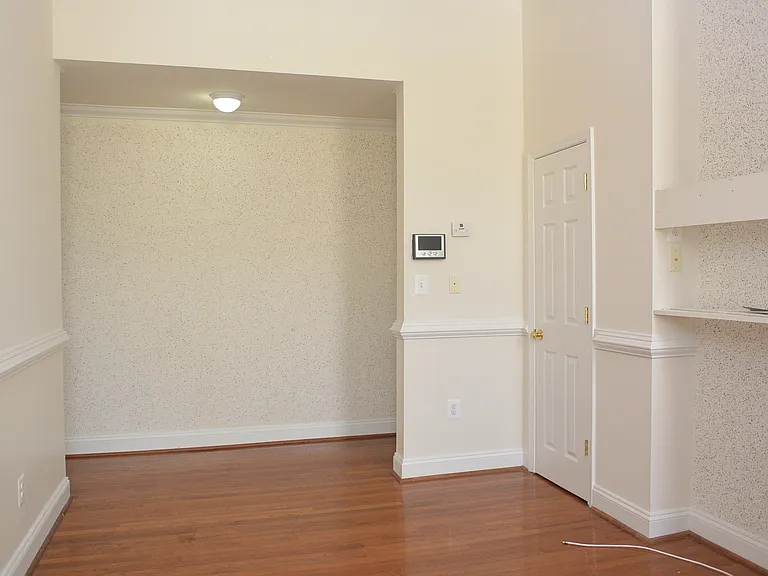 916 Light St #A — Photo 4