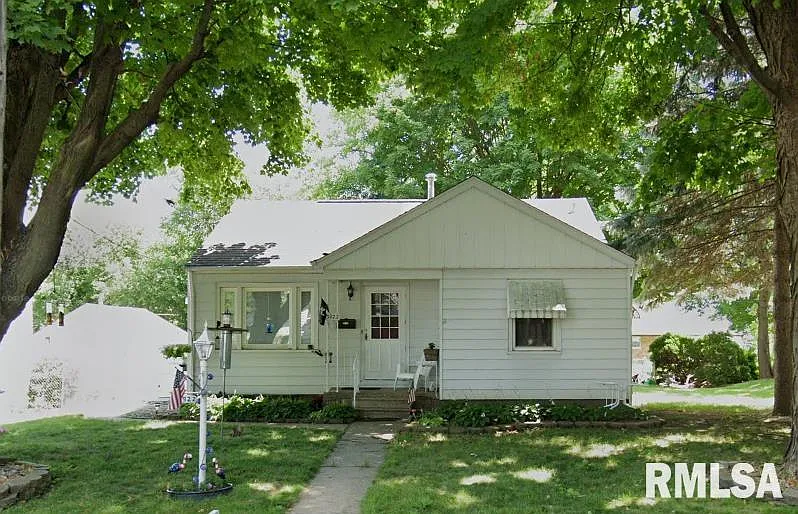 3922 N Dayton Ave photo 1