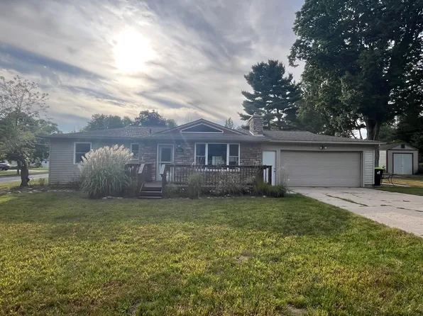 831 S Alexander St, Greenville, MI 48838