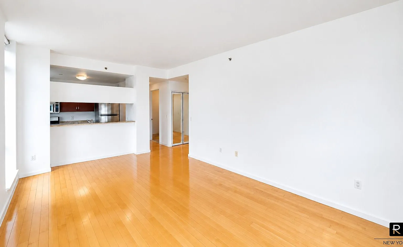 250 East 30th Street — Photo 4