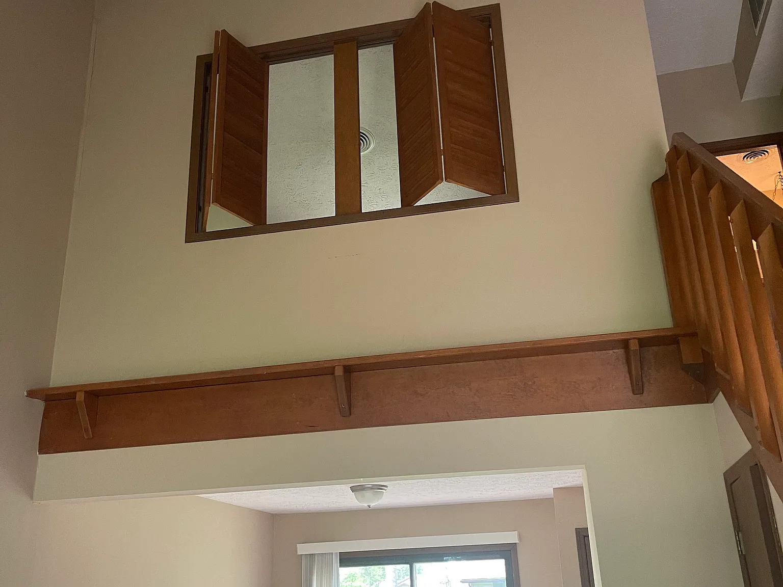 2 bed, 1.5 bath, 1049 sqft, $1,200 — Photo 4