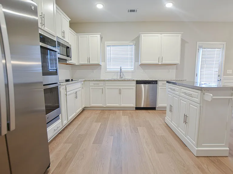 1113 Henry Place Blvd — Photo 8