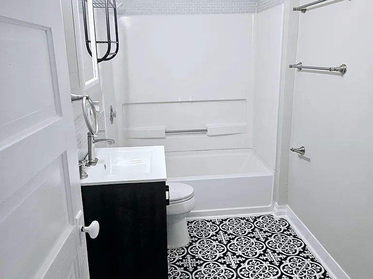62 McClure St — Photo 9