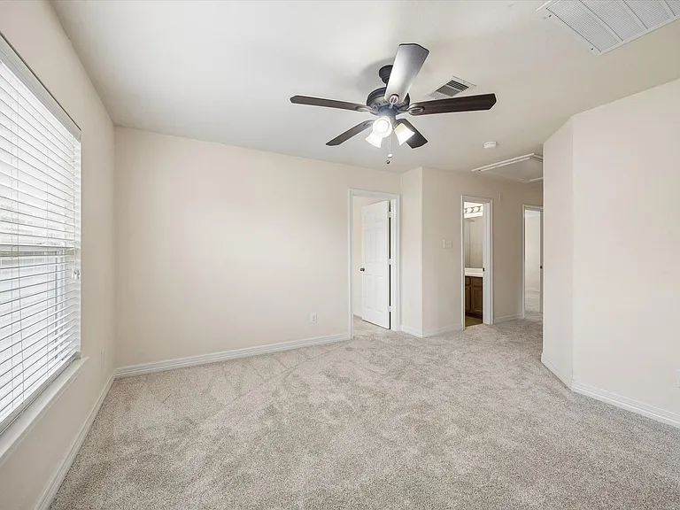 10108 Hidden Creek Falls Ln — Photo 18