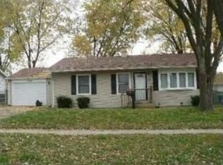 107 S Chestnut Dr, Streamwood, IL 60107