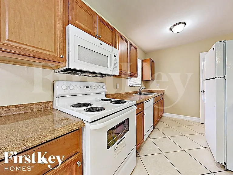 22162 Belinda Ave — Photo 6