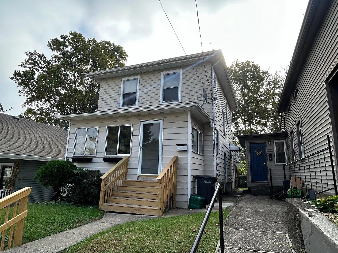 3 Bedroom House — Photo 1