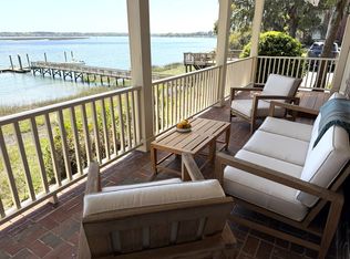 895 Ribaut Rd, Beaufort, SC 29902