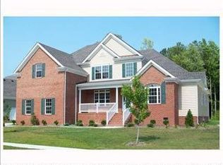 2012 Indian Point Rd, Suffolk, VA 23434