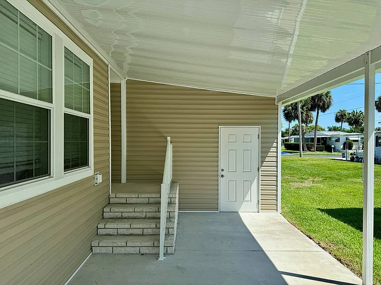 1284 Plymouth Pl — Photo 10