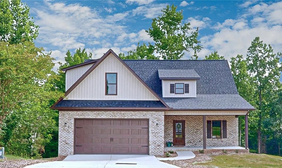 1st image of 108 Sprucewood Ct