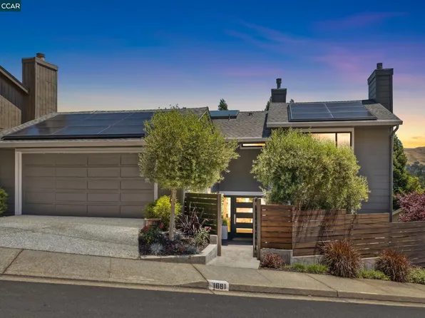 1891 Saint Andrews Dr, Moraga, CA 94556