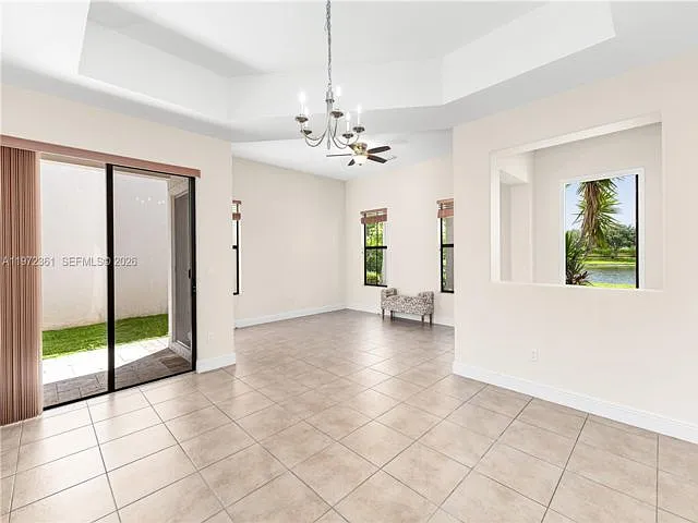 1621 SW 117th Ave — Photo 3