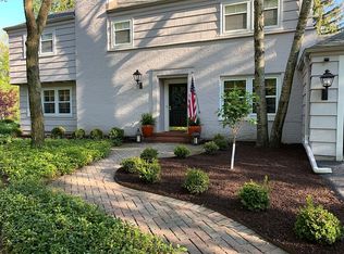 1055 Katherine Dr, Elm Grove, WI 53122